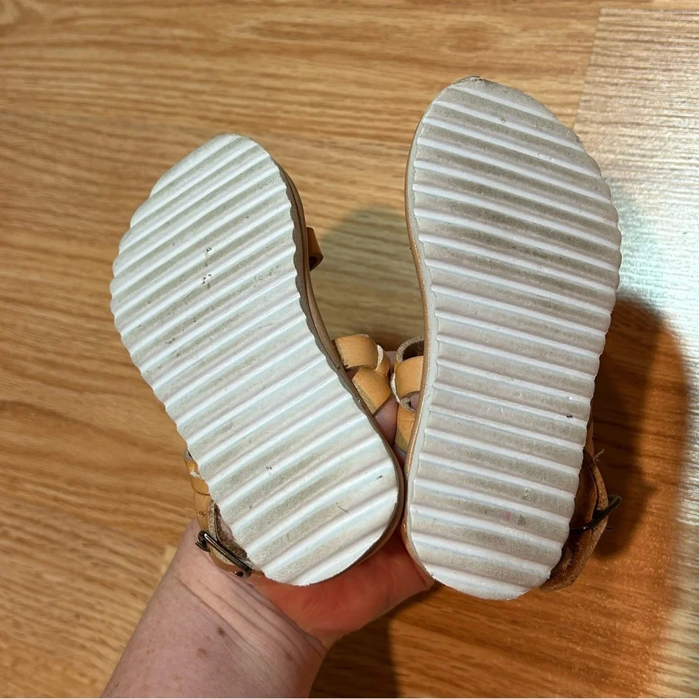 Old Navy‎ toddler girl sandals 6